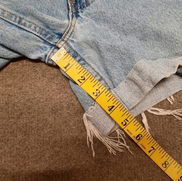 LEVI'S 550 (W 29, L 30) Relaxed Fit Student Highly Distressed Jean Shorts Blue - Picture 5 of 9